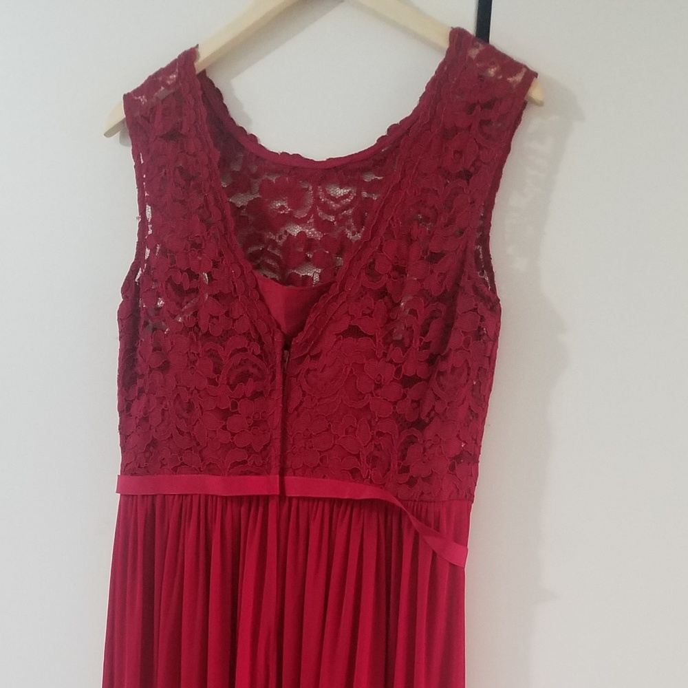 Gown - Picture 2 of 3